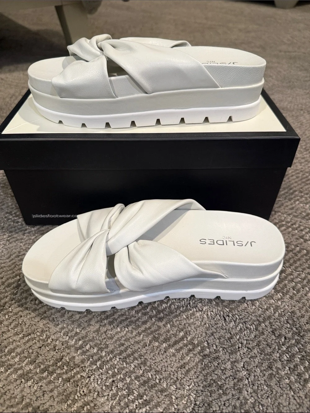 J/SLIDES Women's White Knotted Platform Sandals size 7